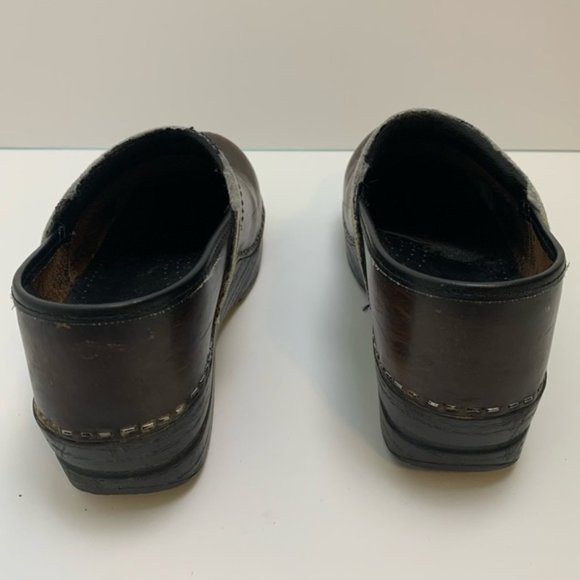 Dansko Brown Classic Clogs - Picture 5 of 8